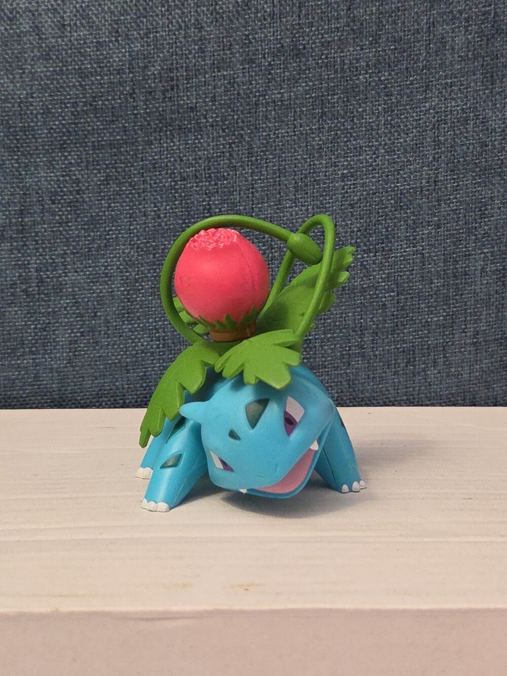 Nintendo Pokemon IVYSAUR 2.5" Vinyl Figure PVC 2015 Tomy Toy Kanto Collectible